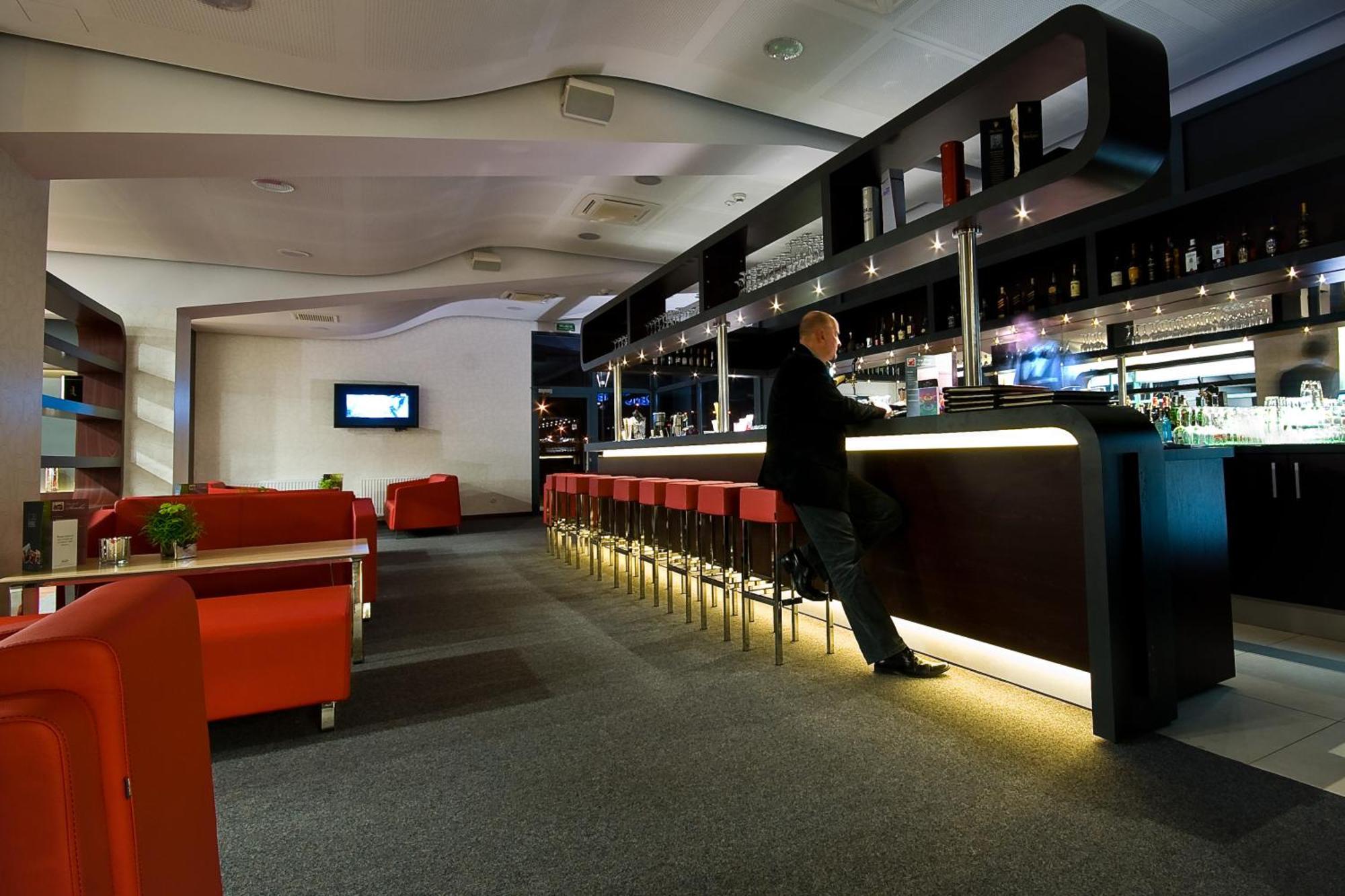 Hotel Poznanski A2 Luboń Esterno foto