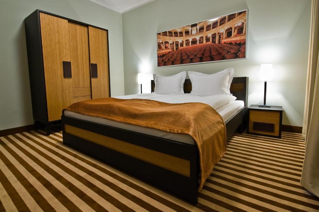 Hotel Poznanski A2 Luboń Esterno foto