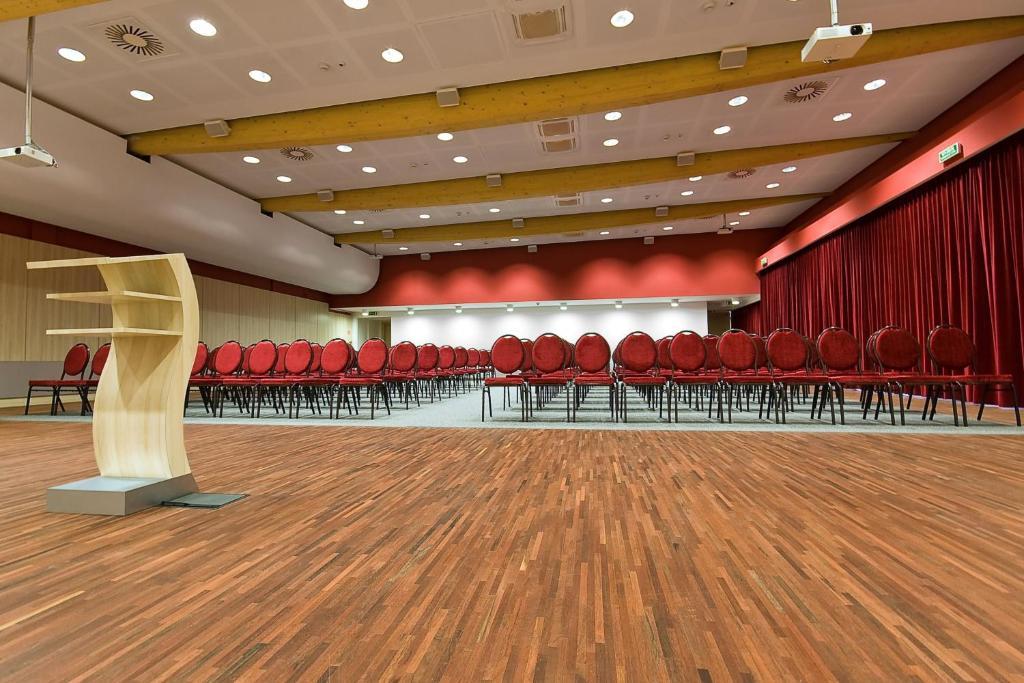Hotel Poznanski A2 Luboń Esterno foto