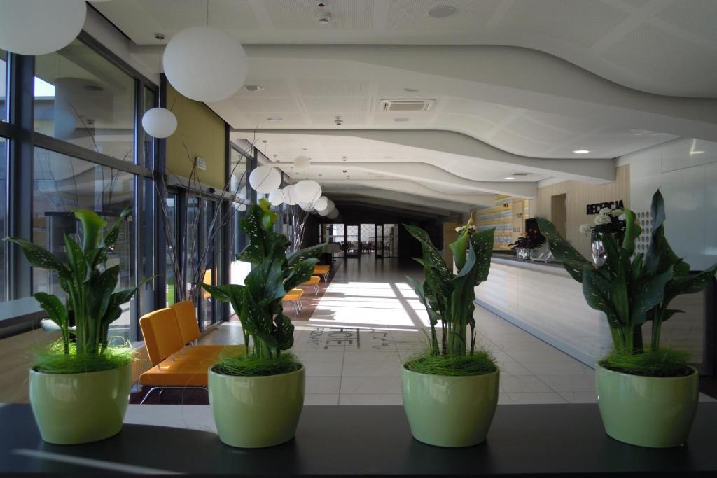 Hotel Poznanski A2 Luboń Esterno foto