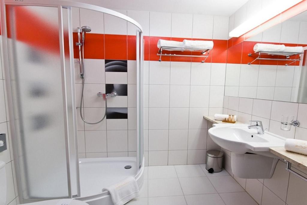 Hotel Poznanski A2 Luboń Camera foto