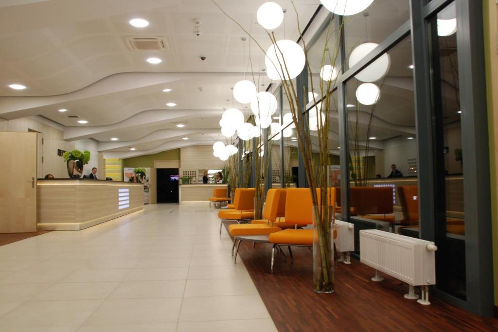 Hotel Poznanski A2 Luboń Esterno foto