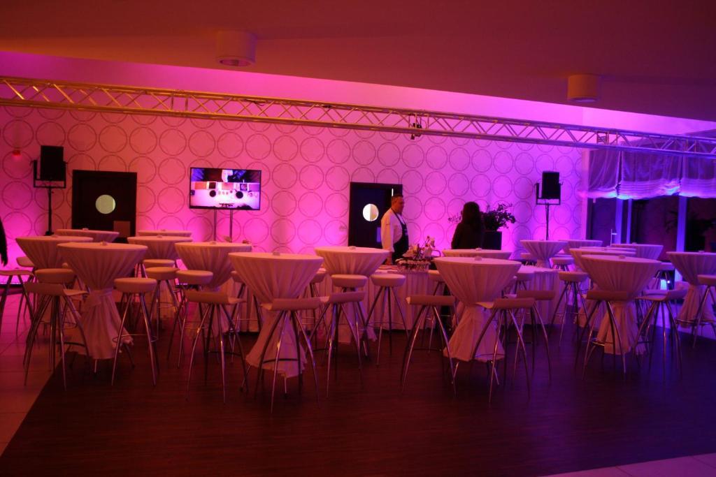 Hotel Poznanski A2 Luboń Esterno foto