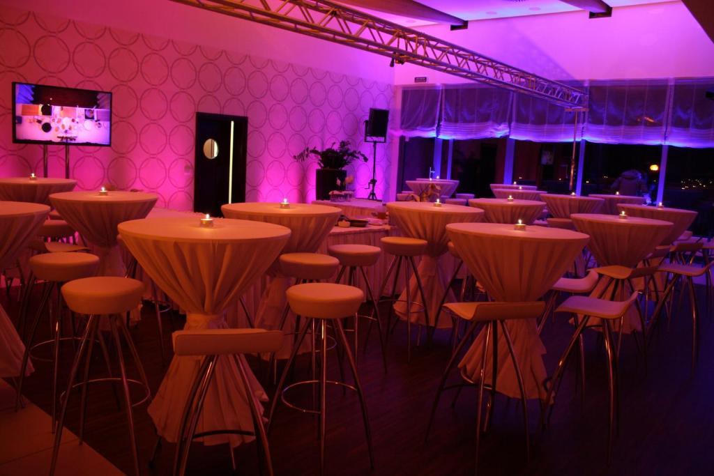 Hotel Poznanski A2 Luboń Esterno foto